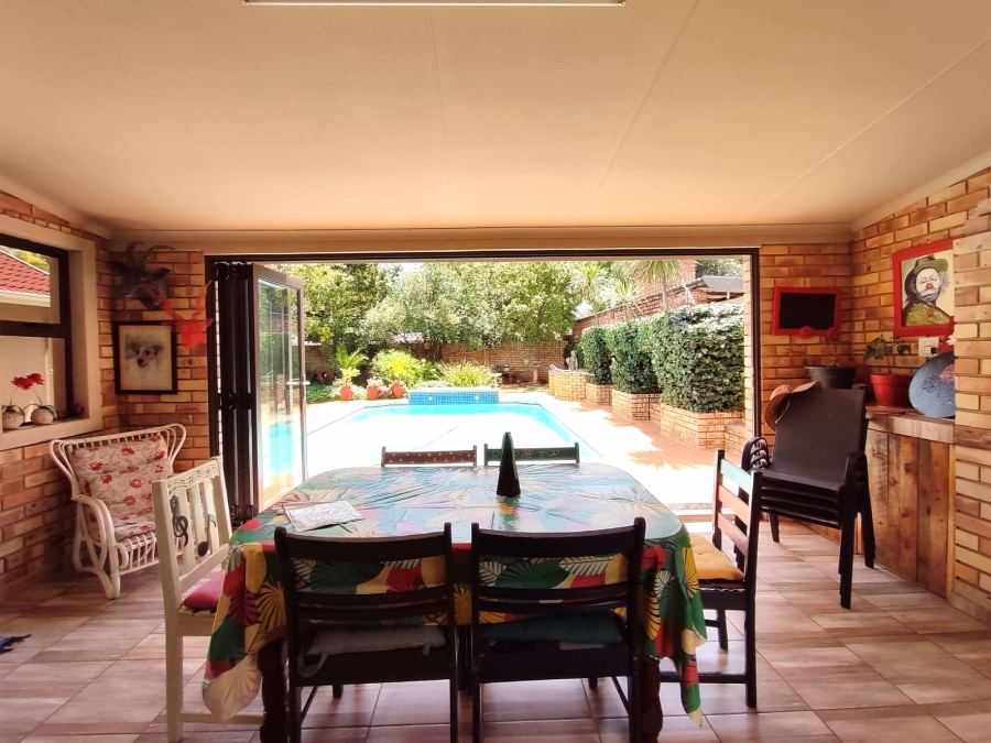 5 Bedroom Property for Sale in Stilfontein Ext 4 North West